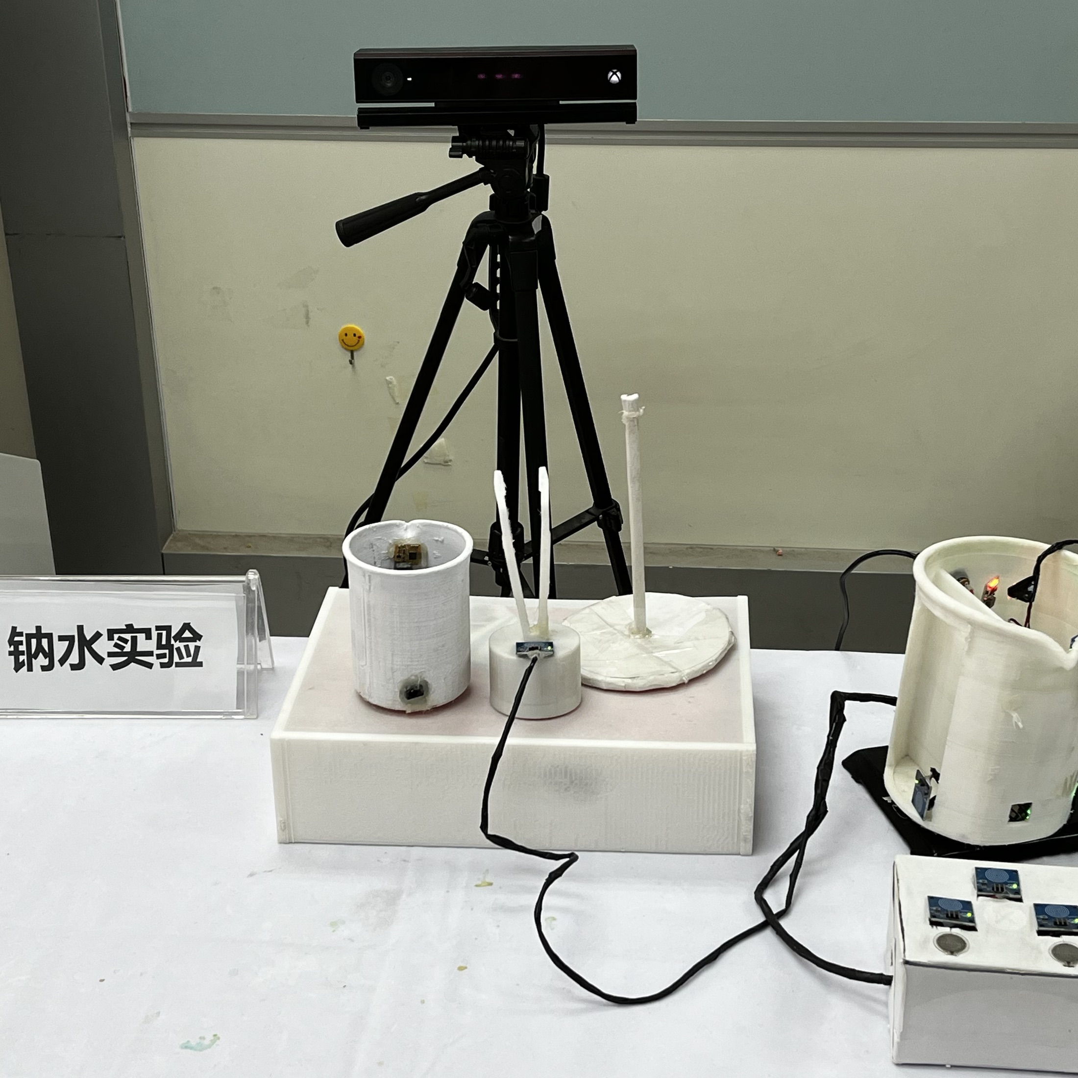 Physical Smart Chemistry Lab apparatus arranged for the sodium and water experiment